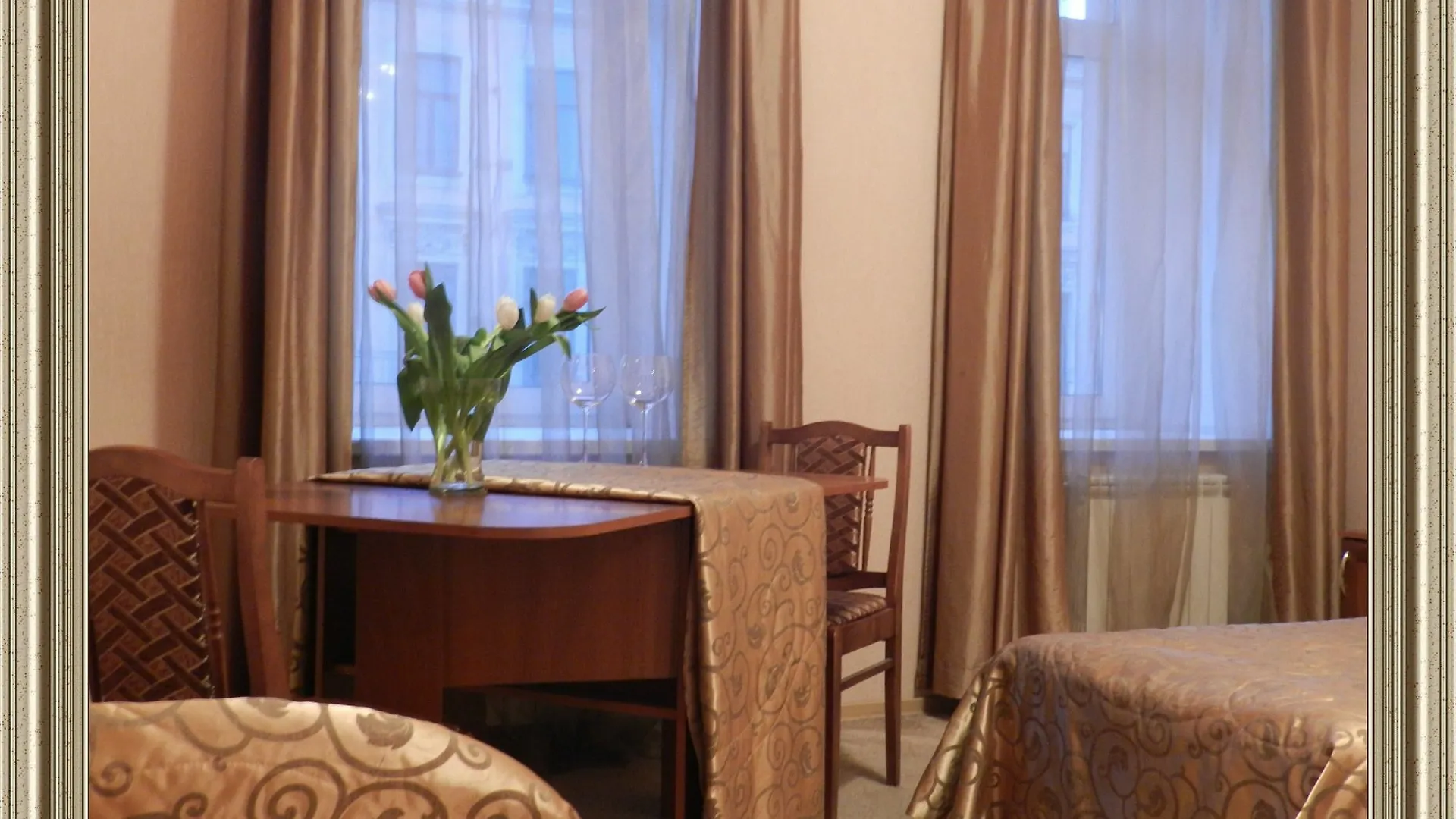 Hotel Bolshoy 19 San Petersburgo 3*,